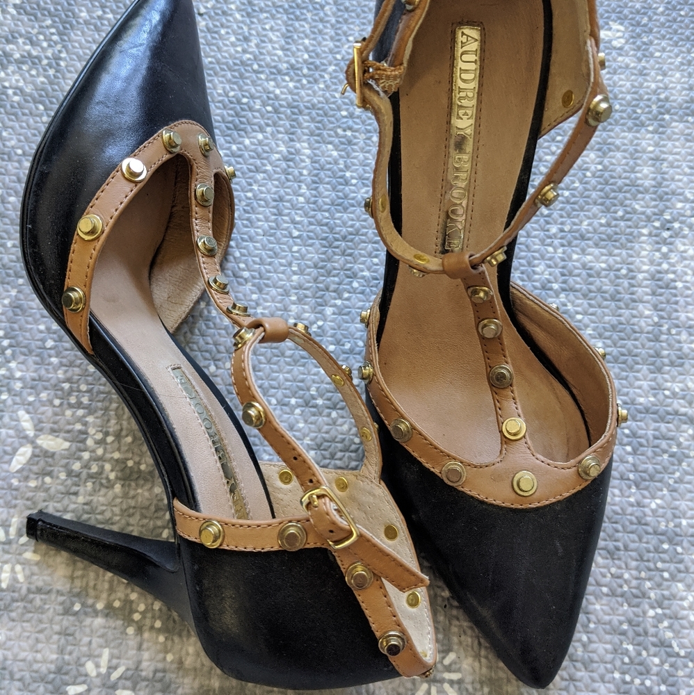 Audrey Brooke Black Tan Pump size 6